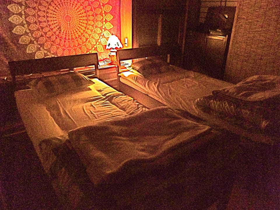 Basic Twin Private Shared Bathroom | In-room safe, WiFi (free)