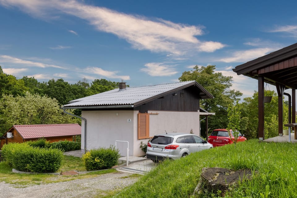 Honeymoon House, 1 Bedroom, Terrace, Mountainside (Lovely House Near Zagreb With Terrace) | Parking | Free self parking