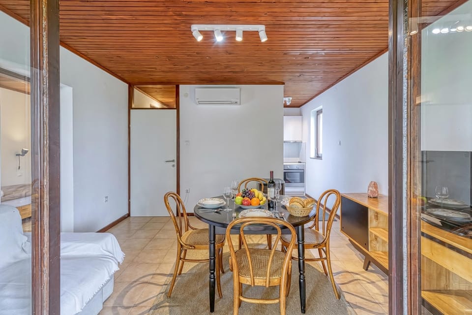 Honeymoon House, 1 Bedroom, Terrace, Mountainside (Lovely House Near Zagreb With Terrace) | Dining