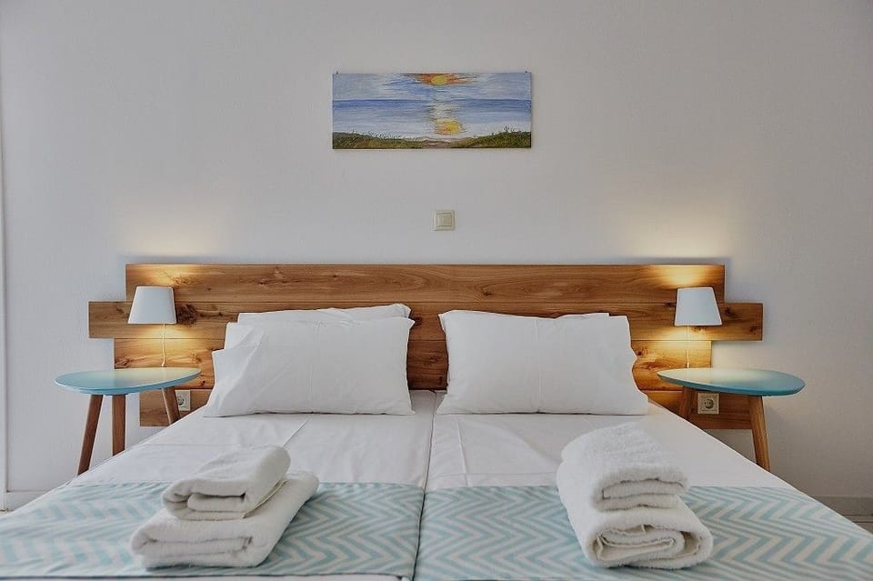 In-room safe, desk, soundproofing, iron/ironing board