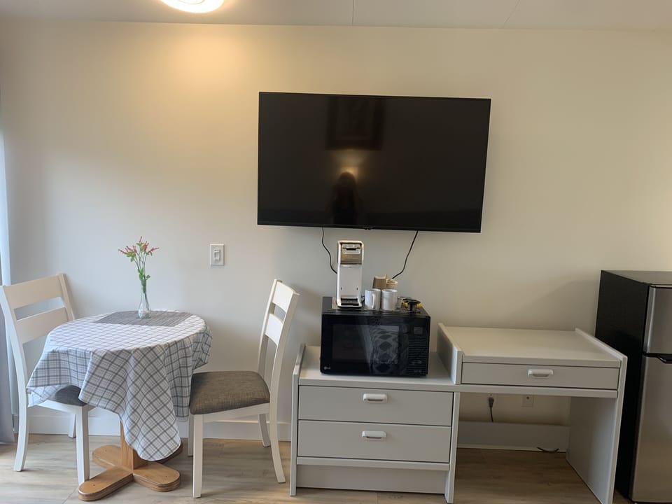 55-inch LED TV with digital channels, TV, streaming services