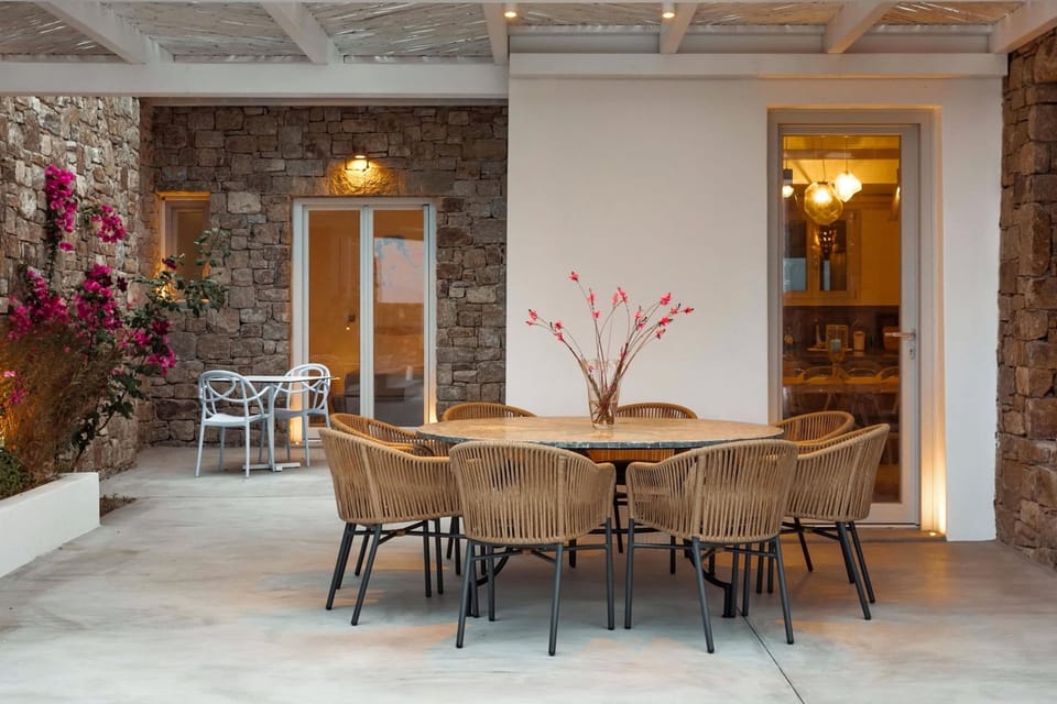 House | 14 bedrooms