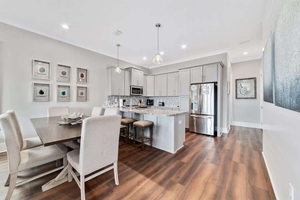 Dining Room/ Kitchen