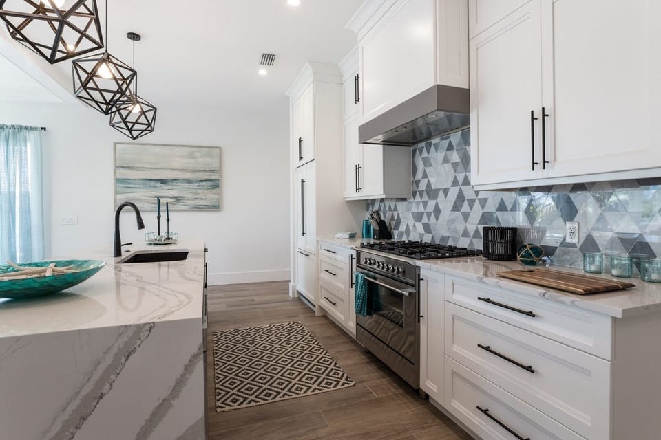 House, 4 Bedrooms | Private kitchen | Coffee/tea maker, fridge, oven, toaster