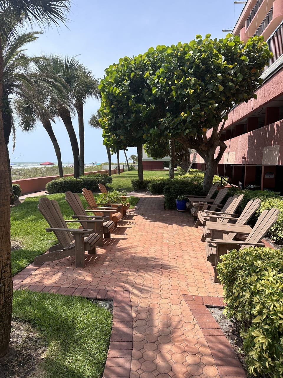 Seating area outside the pool. Very relaxing!