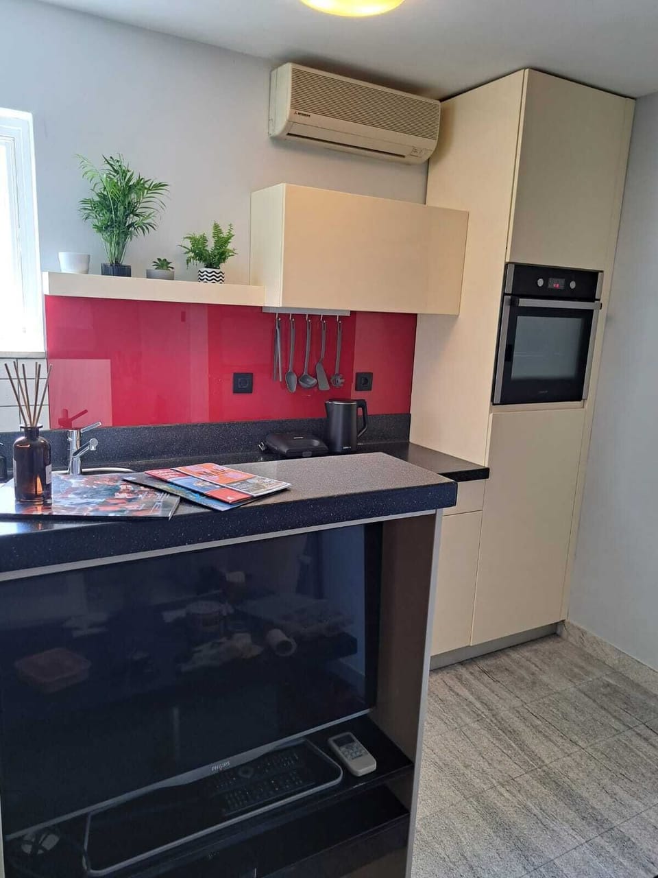 Apartment (1 Bedroom) | Private kitchen | Electric kettle