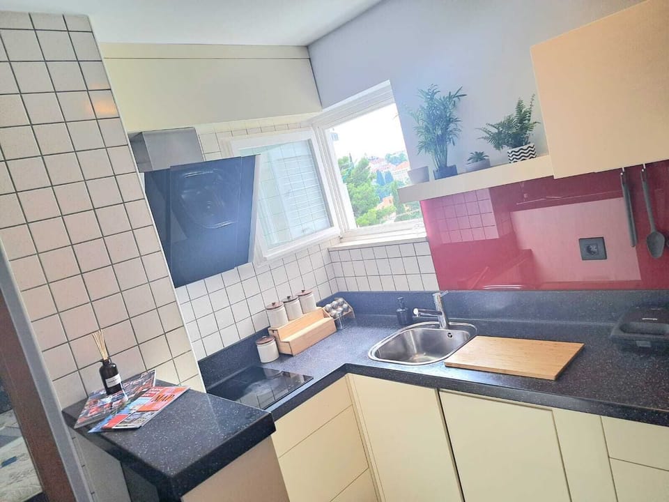 Apartment (1 Bedroom) | Private kitchen | Electric kettle