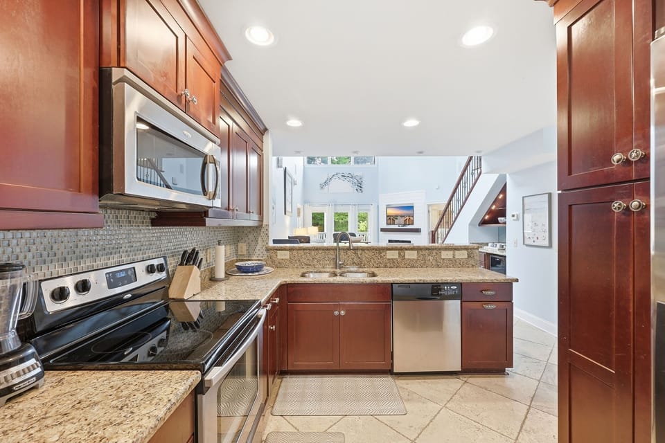 Villa, 4 Bedrooms | Private kitchen | Coffee/tea maker, fridge, oven, toaster