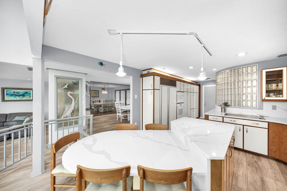 House, 5 Bedrooms | Private kitchen | Fridge, oven, coffee/tea maker, toaster