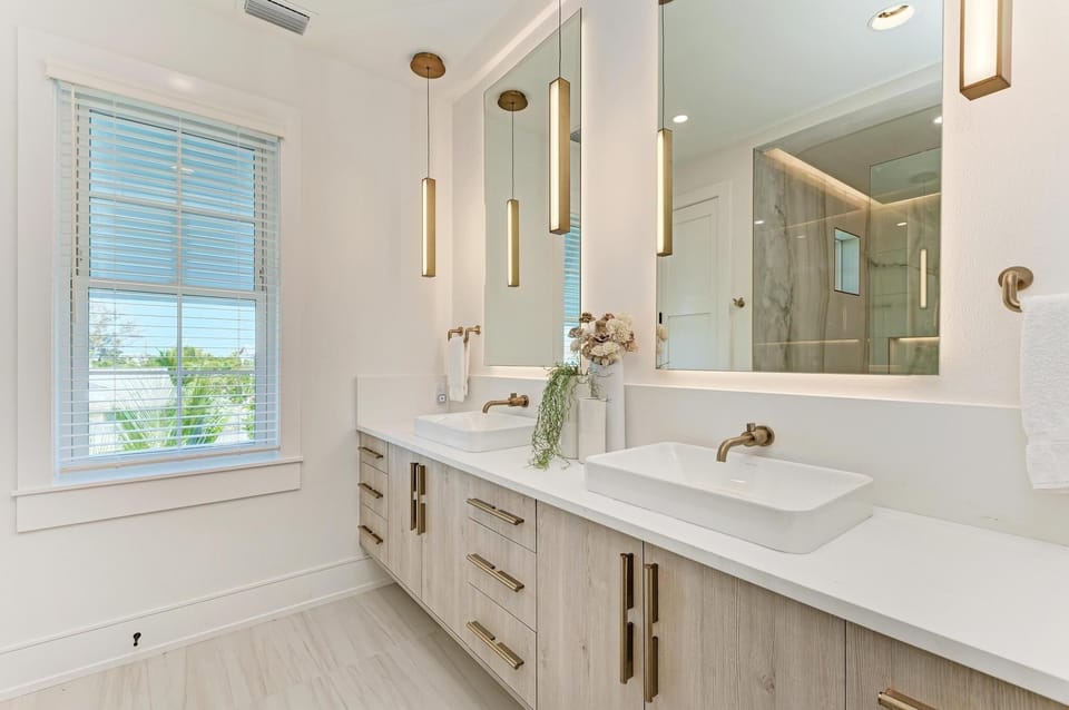 The TipSea Turtle managed by Beach Retreats House in Anna Maria Island