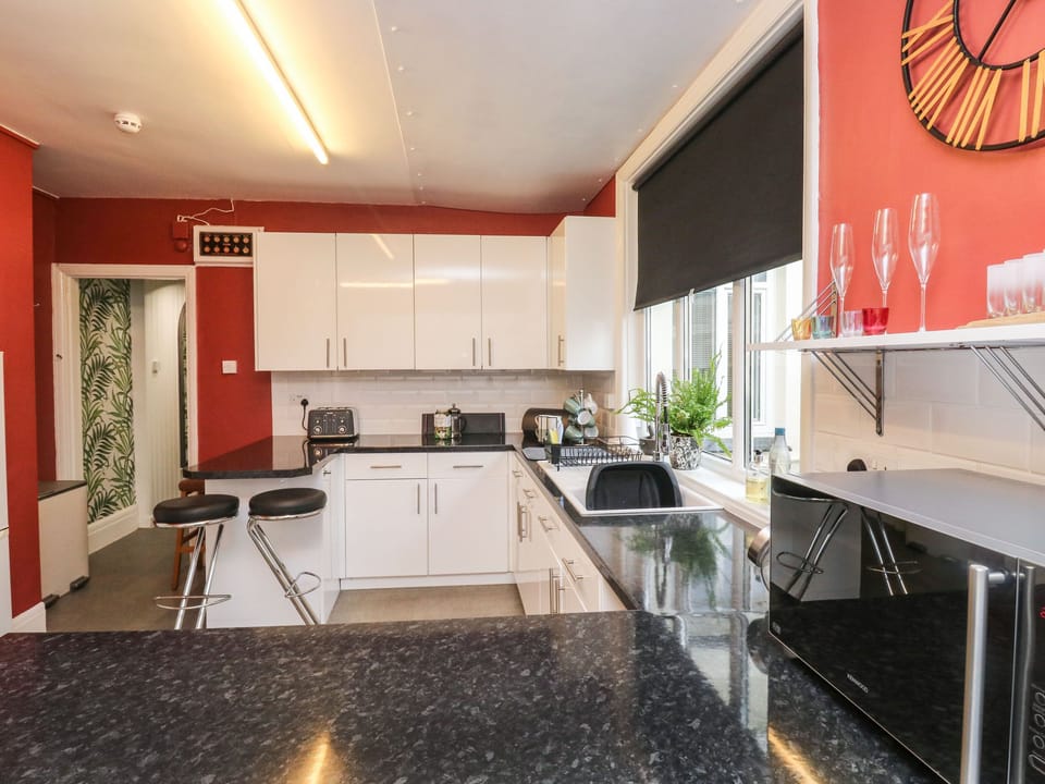 Fridge, dishwasher, cookware/dishes/utensils