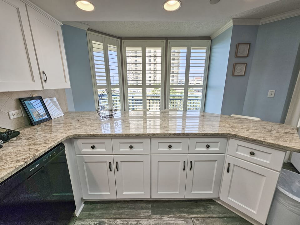 Condo, 3 Bedrooms | Private kitchen | Coffee/tea maker, fridge, oven, toaster