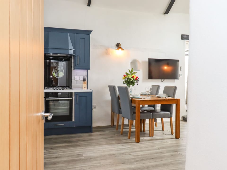 Cottage | Interior