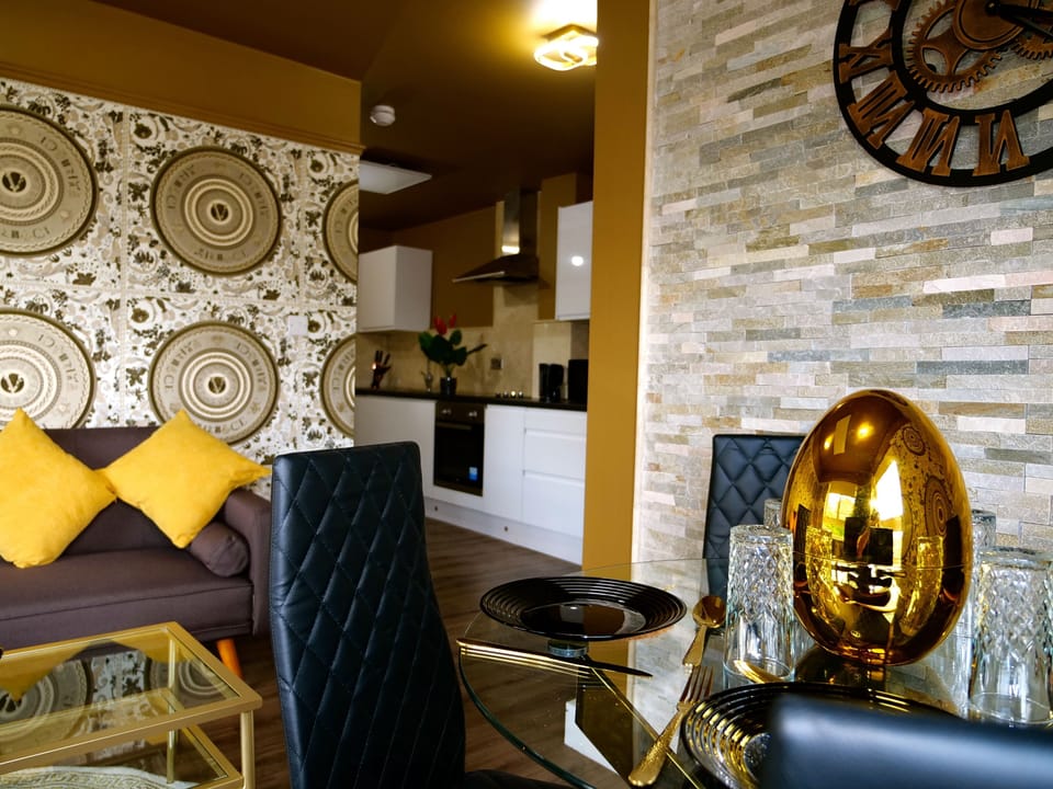 Apartment | Dining