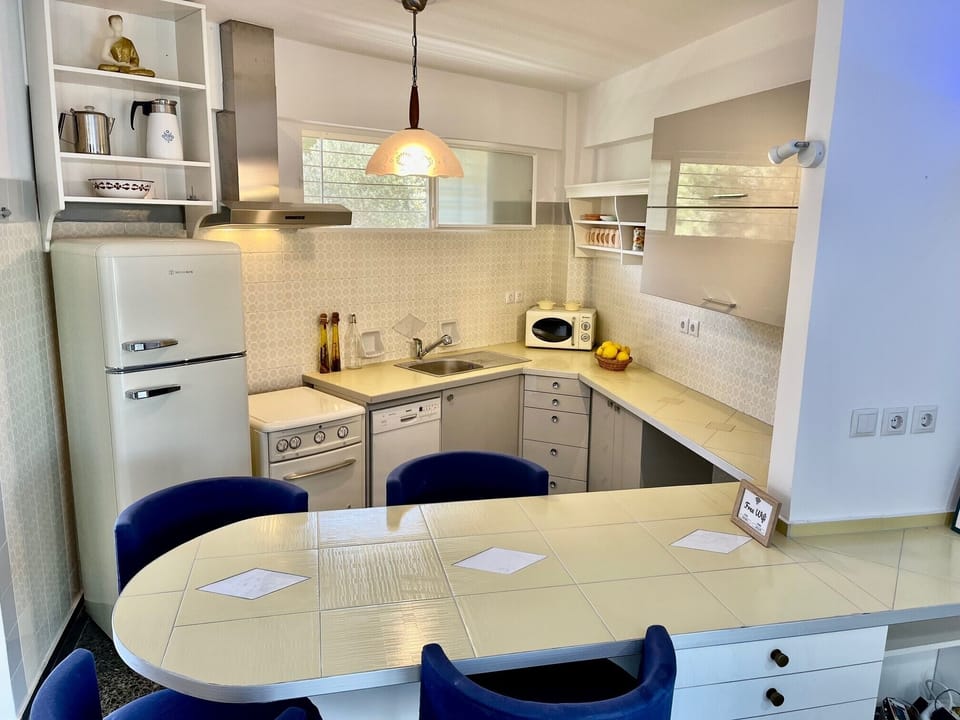 Apartment | Private kitchen | Fridge, microwave, oven, stovetop