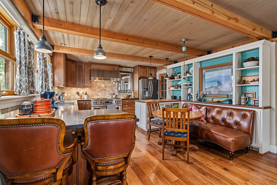 House, 4 Bedrooms | Private kitchen | Fridge, coffee/tea maker, electric kettle, toaster