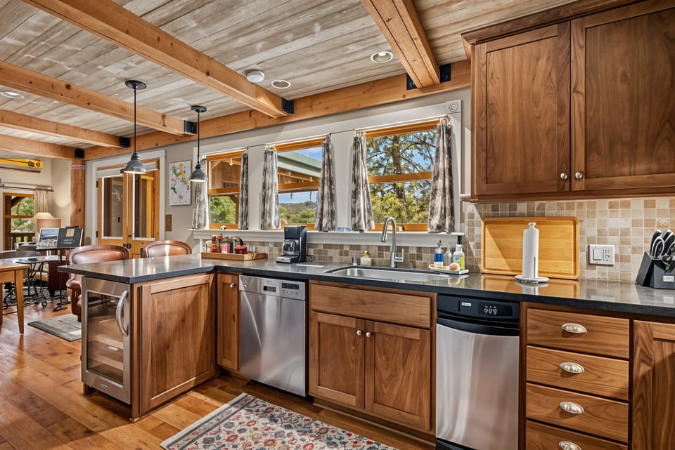 House, 4 Bedrooms | Private kitchen | Fridge, coffee/tea maker, electric kettle, toaster