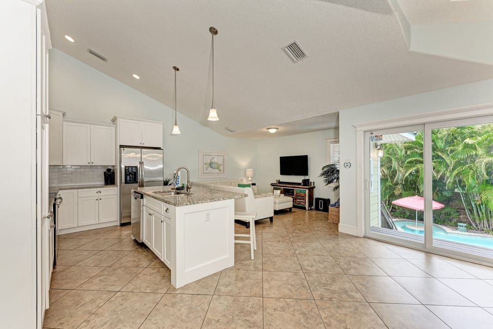Townhome, 3 Bedrooms | Private kitchen | Coffee/tea maker, fridge, oven, toaster