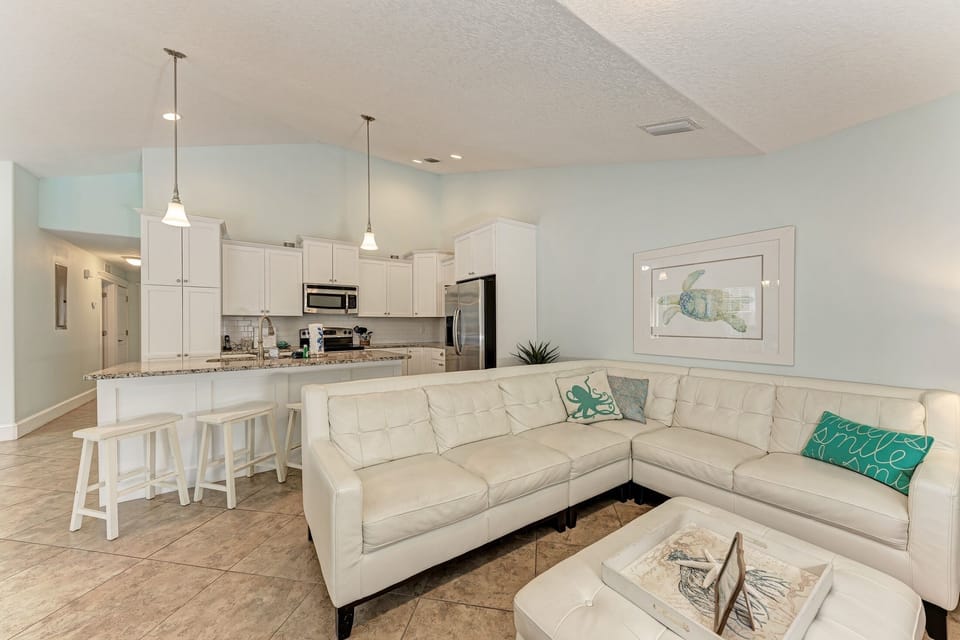 Townhome, 3 Bedrooms | Living area