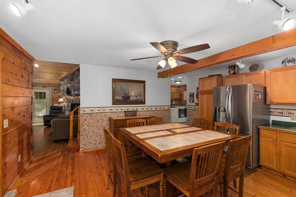 House | In-room dining