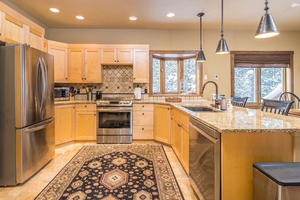 Fully outfitted kitchen 
