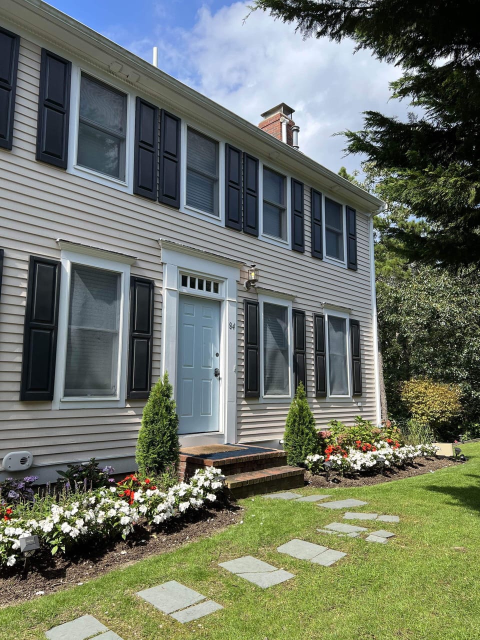 Front yard and front entrance to house