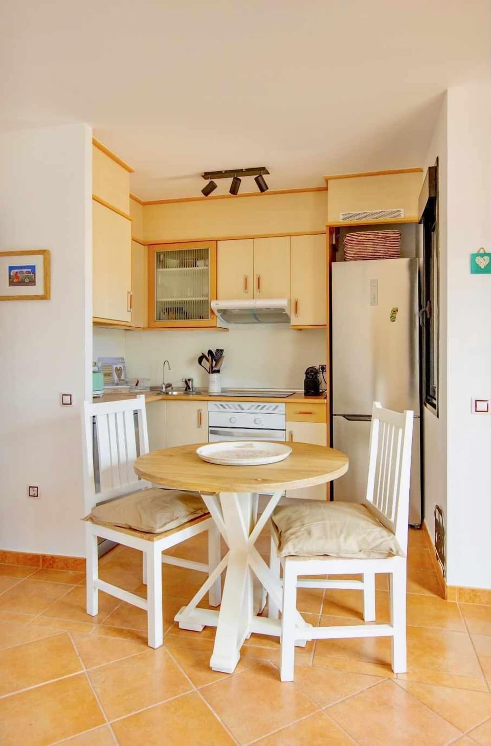 Coffee/tea facilities,Kitchen or kitchenette,Photo of the whole room,Garden view