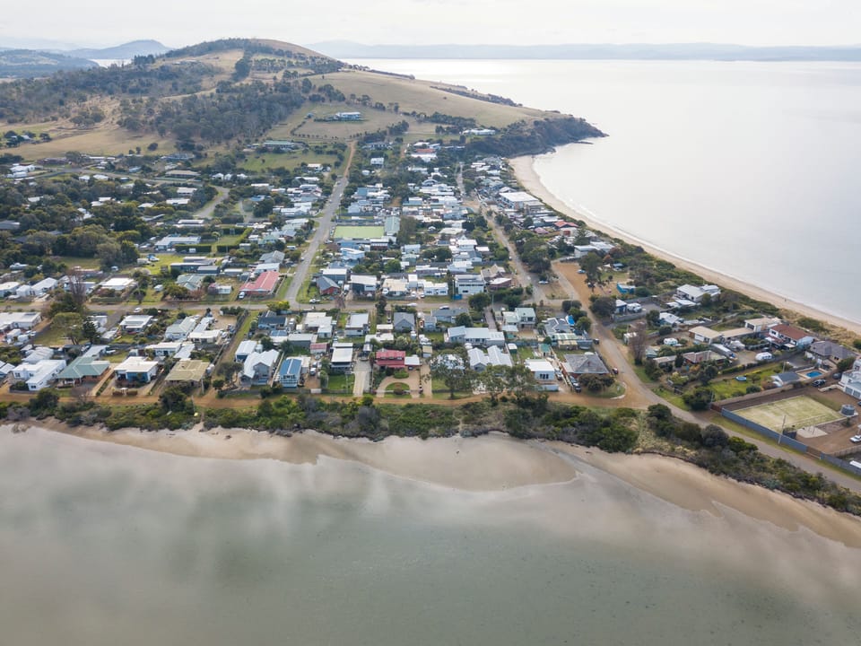 43 PIPECLAY ESP CREMORNE RETREATS TASMANIA MAY 2023 aerials-1