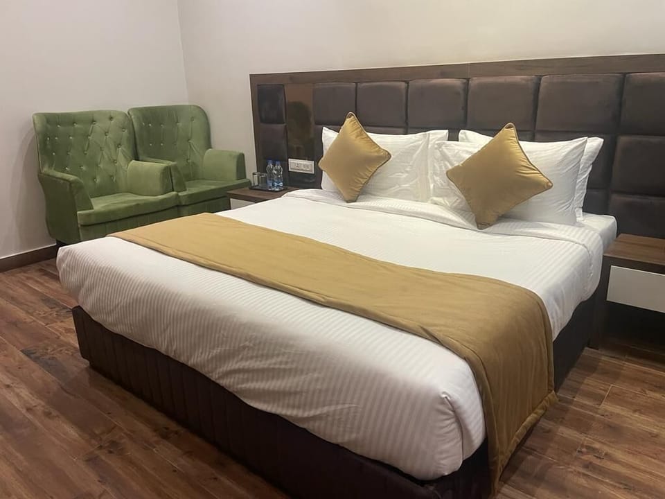 Classic Room | Minibar, free WiFi, bed sheets
