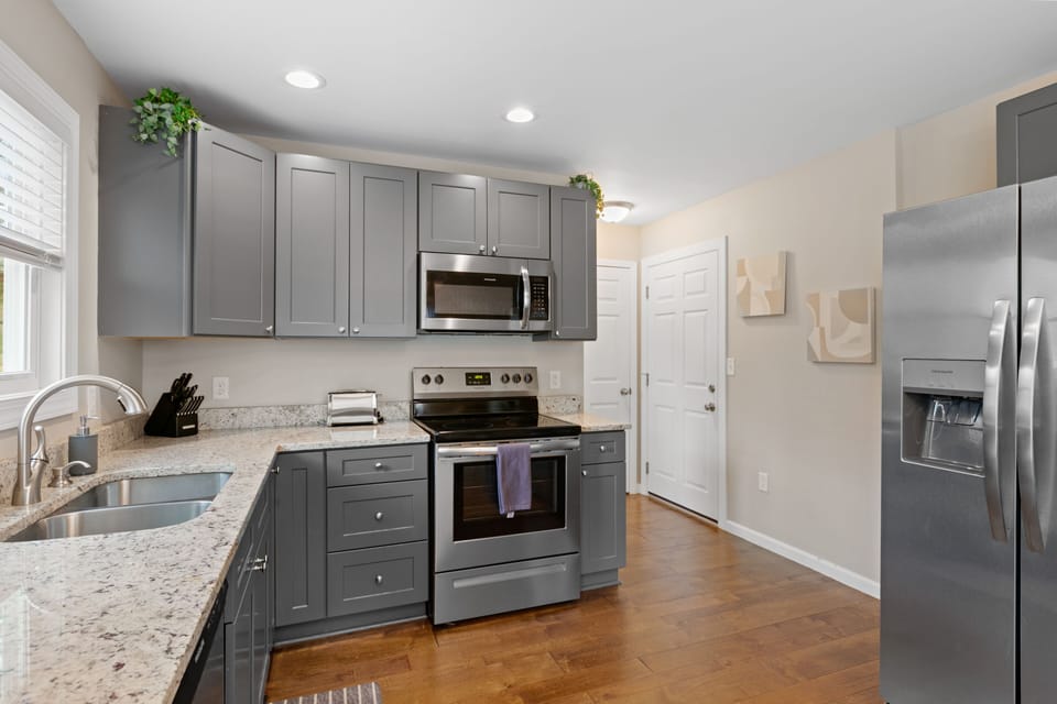 Full suite of appliances and plenty of counter space.