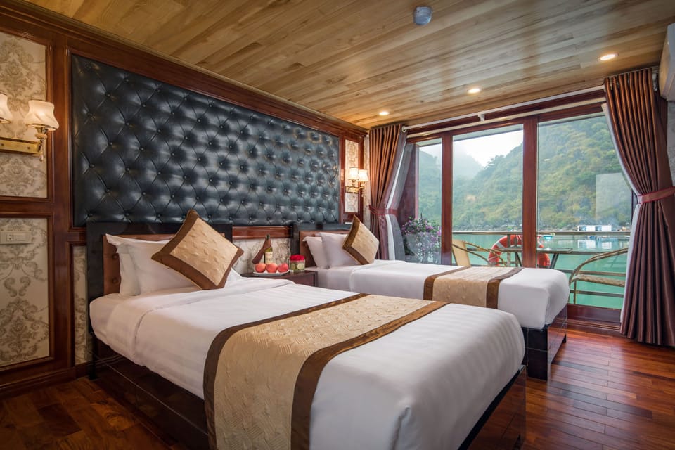 Deluxe Double or Twin Room | In-room safe, blackout drapes, bed sheets