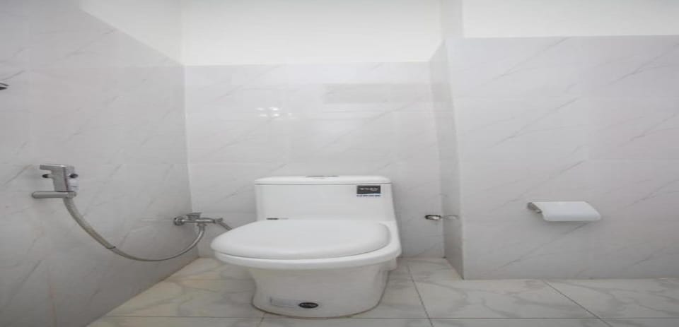 Shower, rainfall showerhead, towels, soap