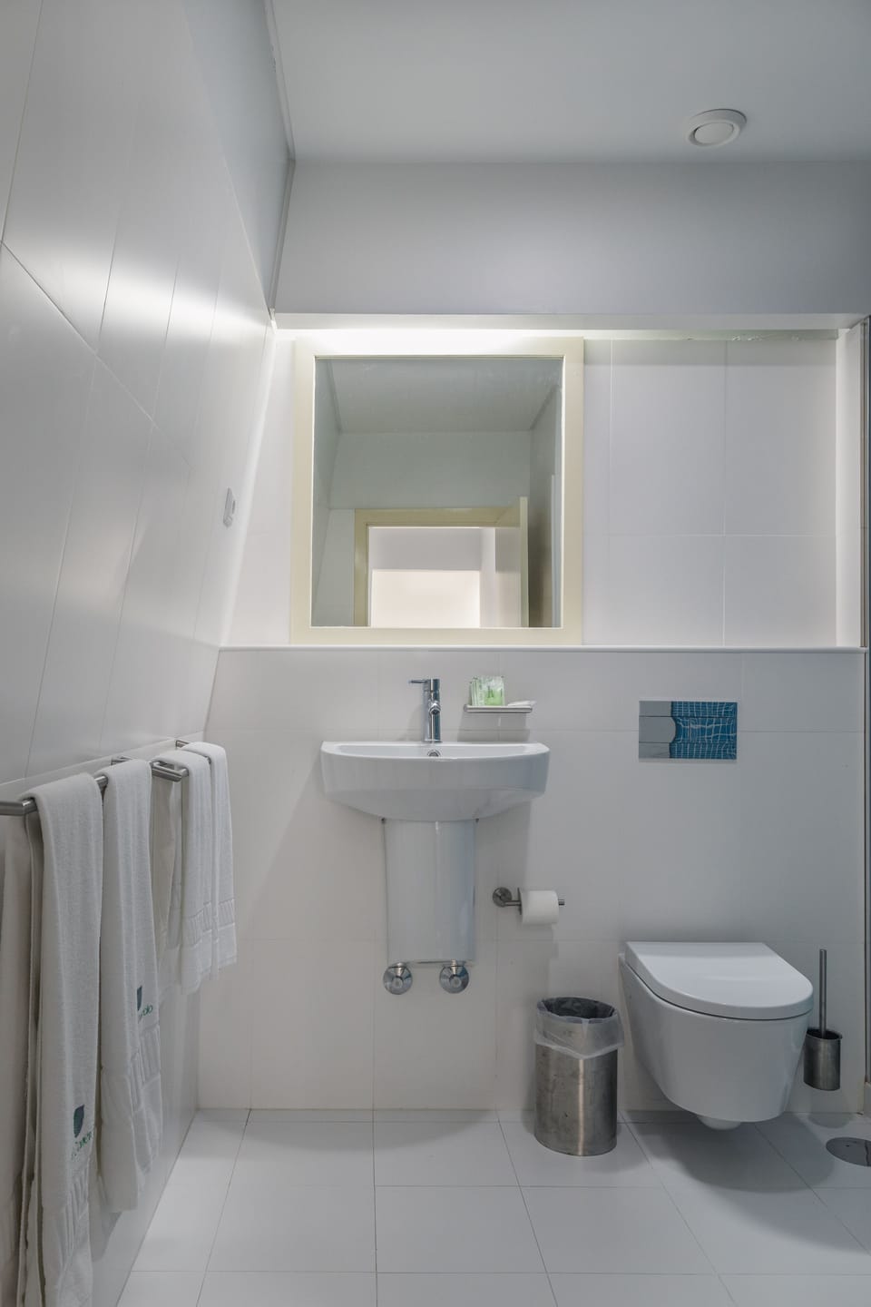 Double or Twin Room | Bathroom | Shower, hair dryer, towels