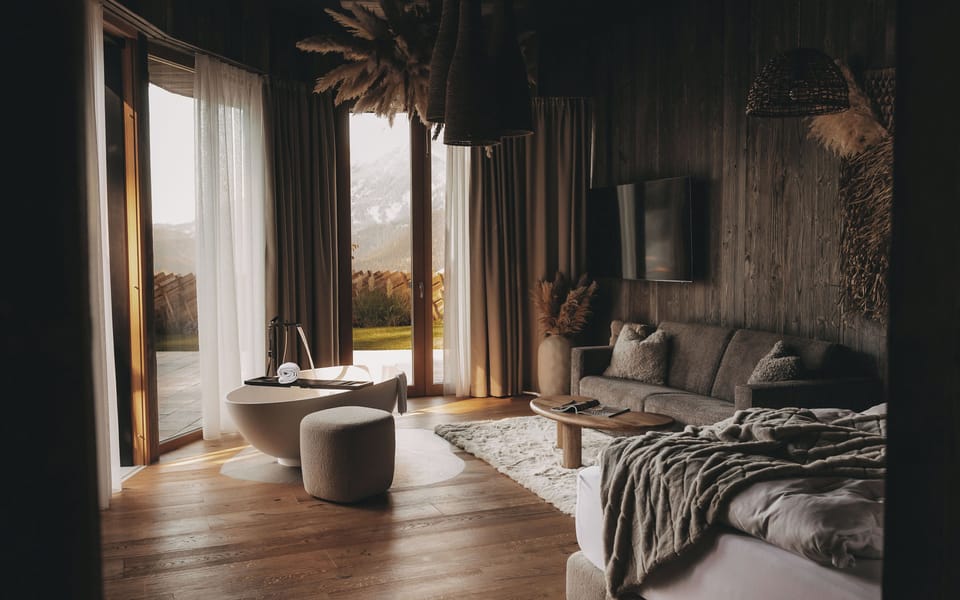 Design Room | Living area | Flat-screen TV, heated floors