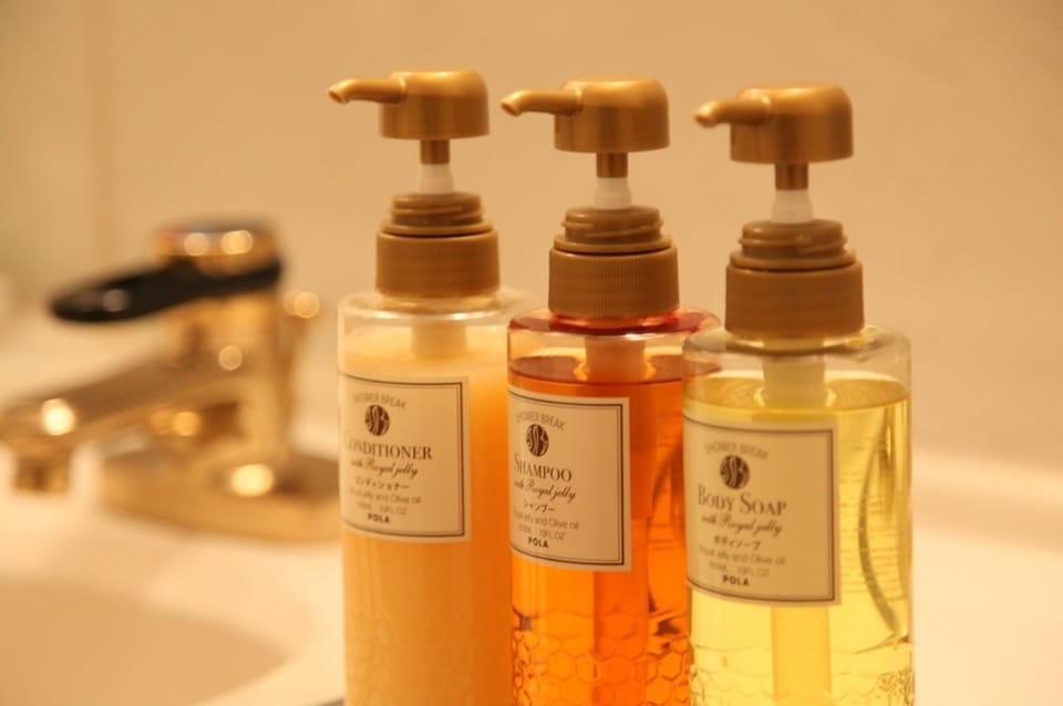 Bathroom amenities