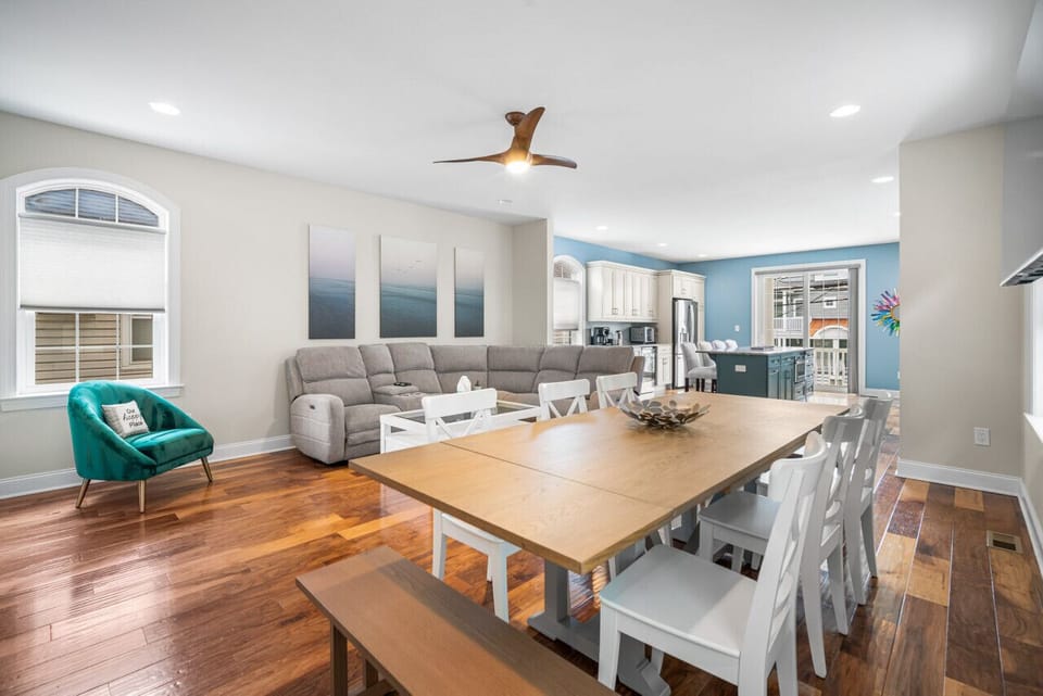 Spacious dining table, waiting for you to enjoy family dinner