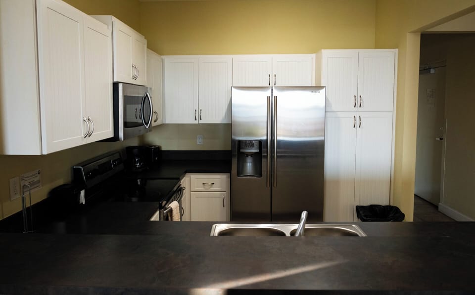 Fridge, microwave