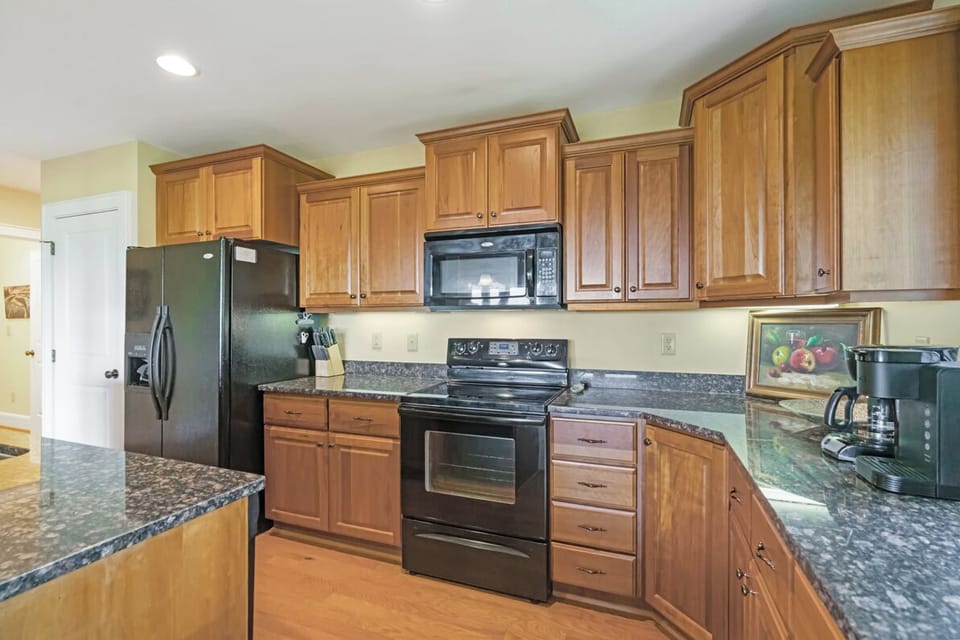 Kitchen--- Granite Counter-tops, Fully Equipped