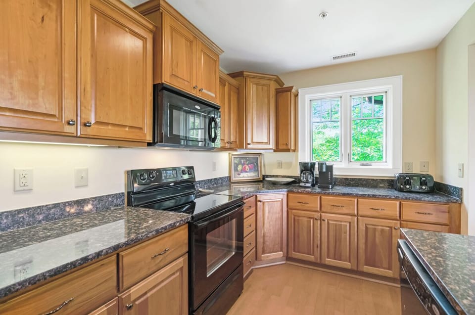 Kitchen--- Granite Counter-tops, Fully Equipped