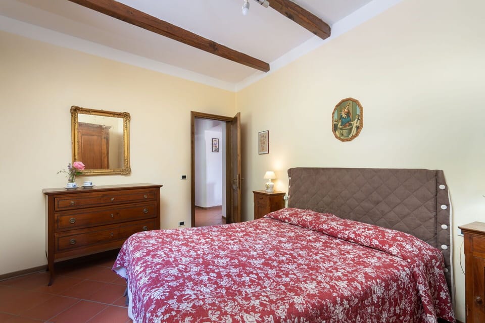 Amenities, Autumn, Bedroom, Room Detail, Spring, Summer