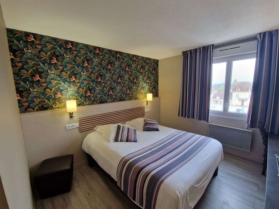 Standard Room | Desk, soundproofing, free WiFi, bed sheets
