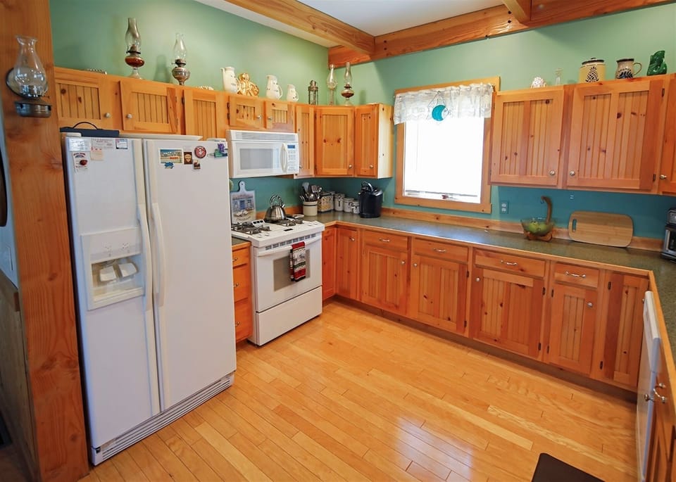 Villa, 3 Bedrooms | Private kitchen | Fridge, oven, toaster
