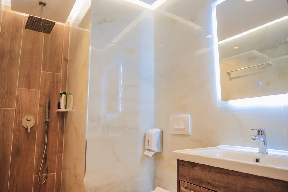 Foris Rooms Bed and Breakfast in Vlorë County, Albania