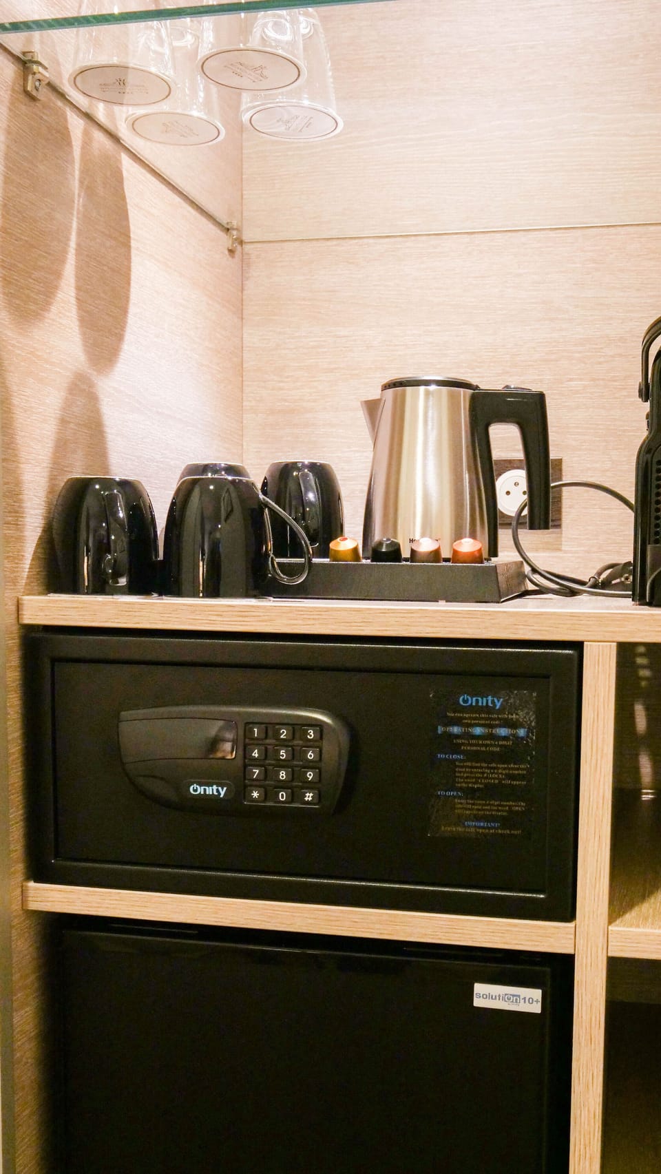 Standard Room, 1 Queen Bed, Non Smoking, City View | Room amenity