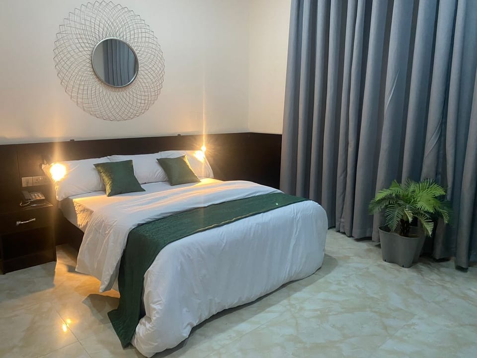 Deluxe Single Room | Egyptian cotton sheets, premium bedding, down comforters