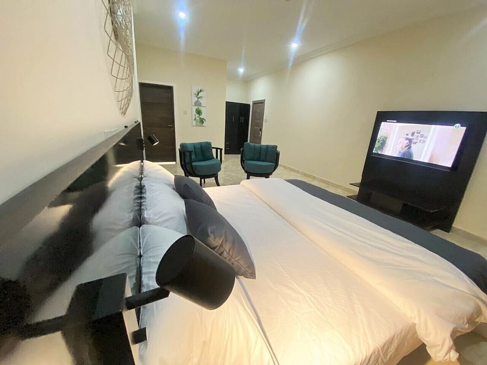 Executive Room | Egyptian cotton sheets, premium bedding, down comforters