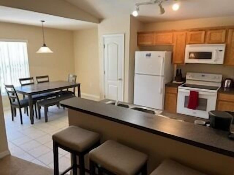 Kitchen Dinning.jpg