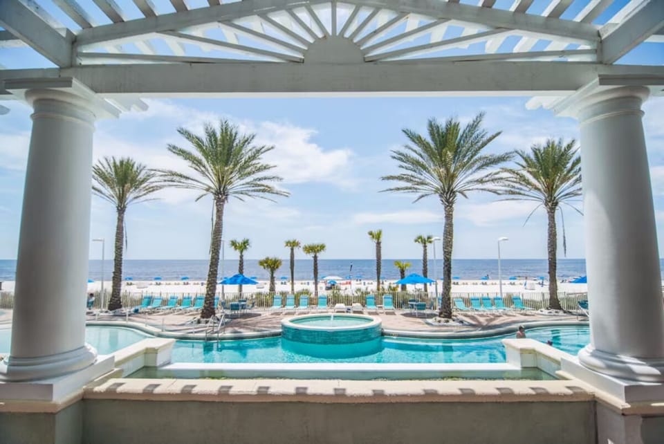 Truly a luxurious resort! Kiddie pool with splash pad + adult pool and hot tub
