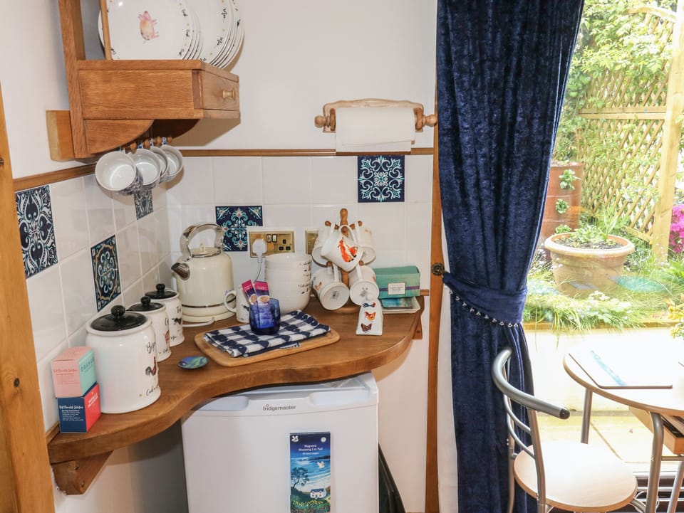 1 bedroom, individually decorated, individually furnished, free WiFi