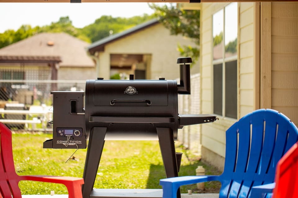 Pit Boss Competition Wood Pellet Smoker